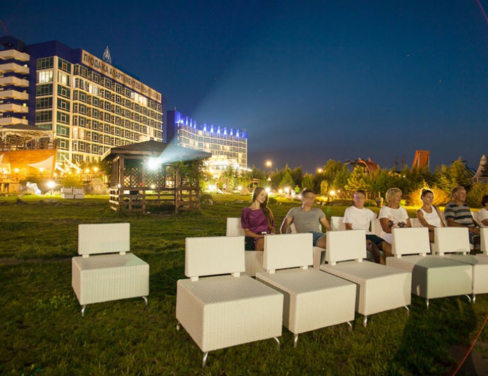 Летний кинотеатр - Курортный комплекс «Аквамарин»