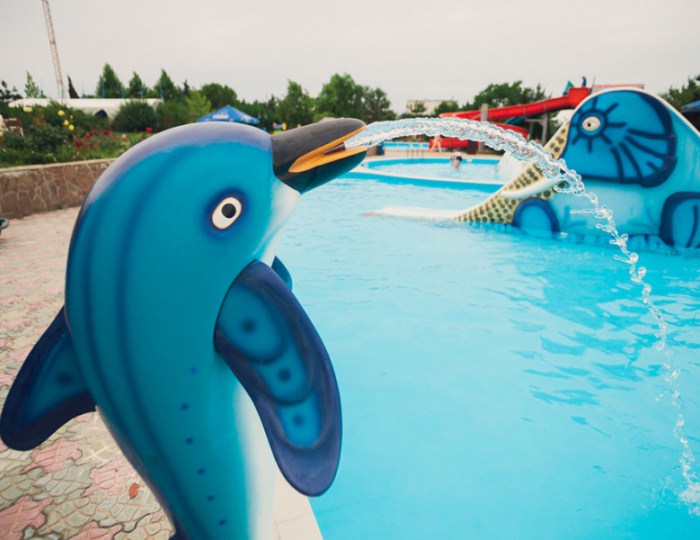 Детские горки и бассейны в аквапарке - Курортный комплекс «Аквамарин»